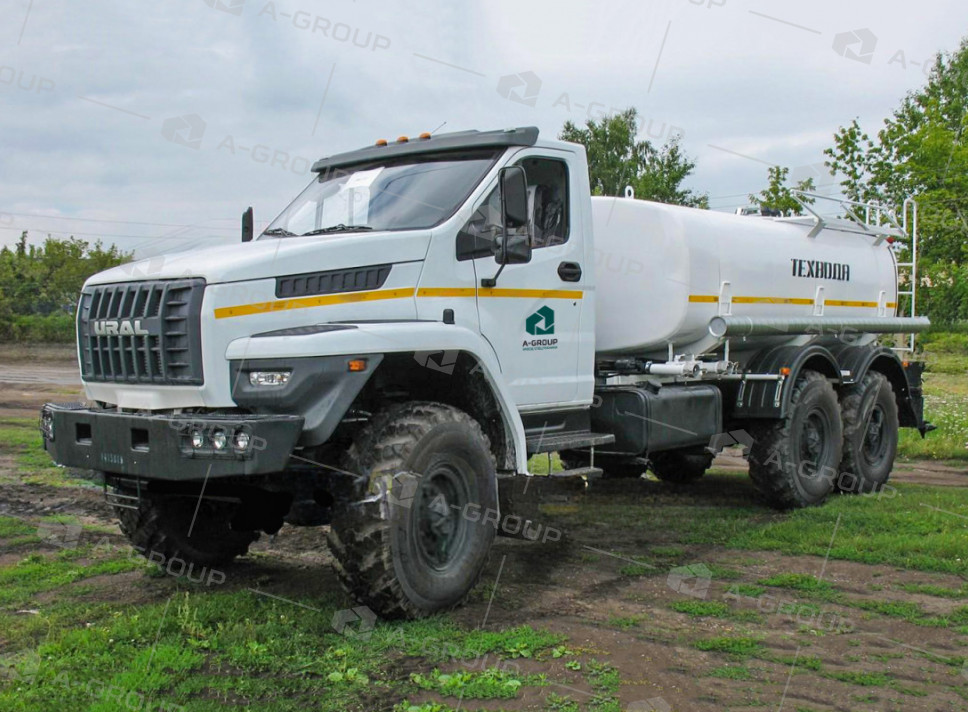 Автоцистерна техвода АЦВ-10 на шасси УРАЛ 4320-72
