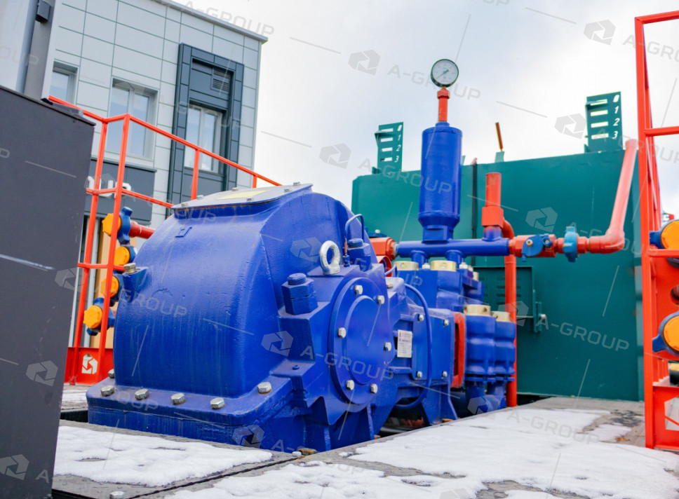 Цементировочный агрегат ЦА-320 на шасси Урал 4320-72 (спальное  место)