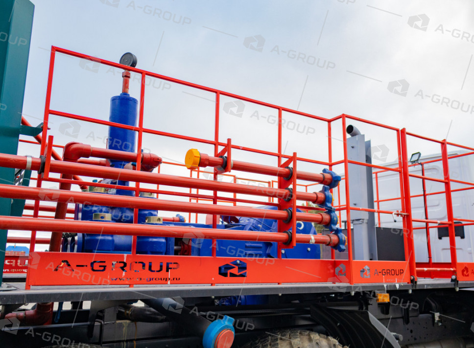 Цементировочный агрегат ЦА-320 на шасси Урал 4320-72 (спальное  место)