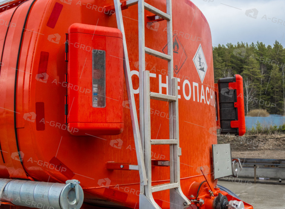 Полуприцеп-цистерна ППЦ-30 для перевозки светлых нефтепродуктов