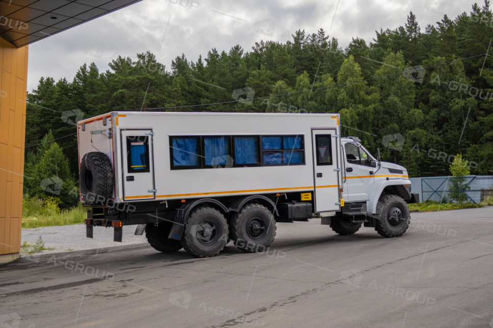 Вахтовый автобус (28+2 места) Урал 4320-72