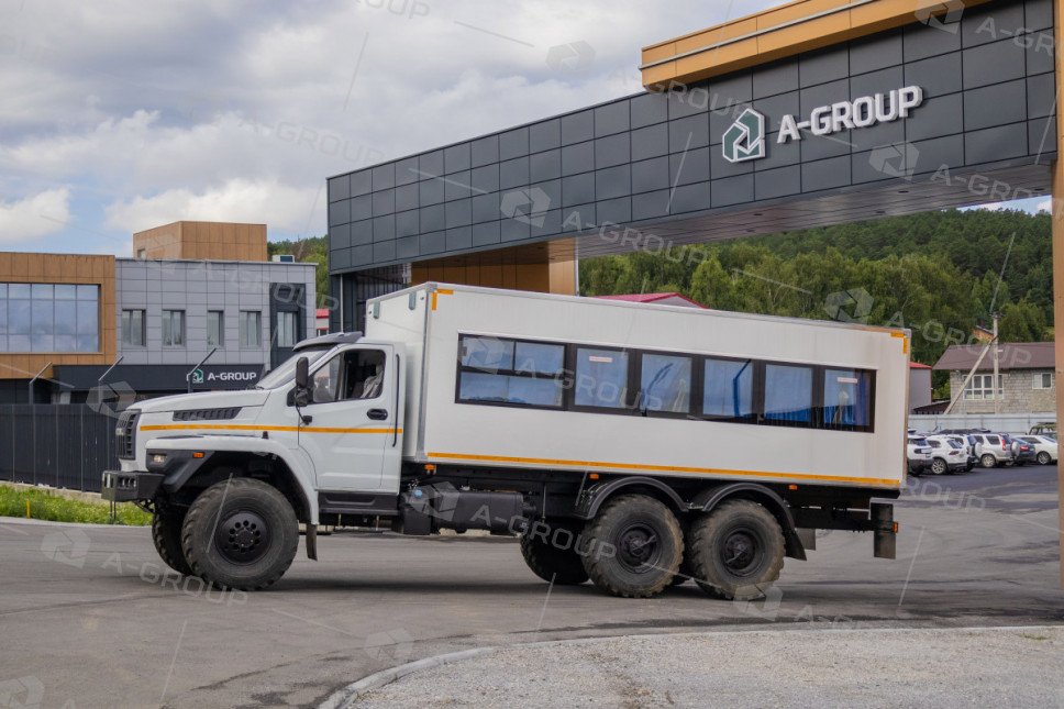 Вахтовый автобус (28+2 места) Урал 4320-72