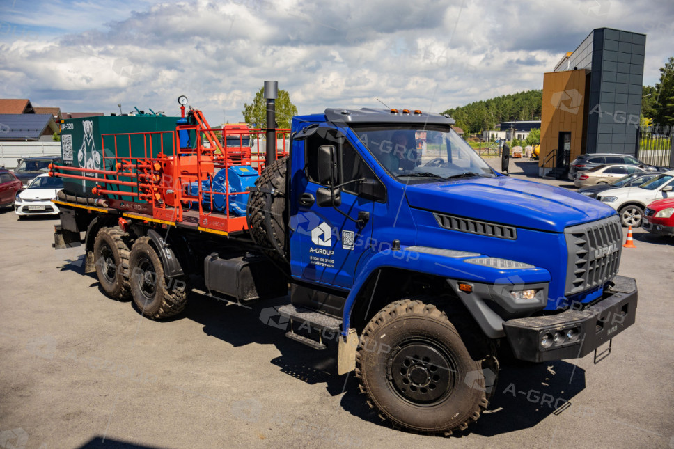 Цементировочный агрегат ЦА-320 на шасси Урал 4320-72