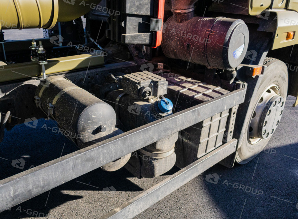 Автоцистерна нефтепромысловая АЦН-15 на шасси Камаз 65115 (2 секции)