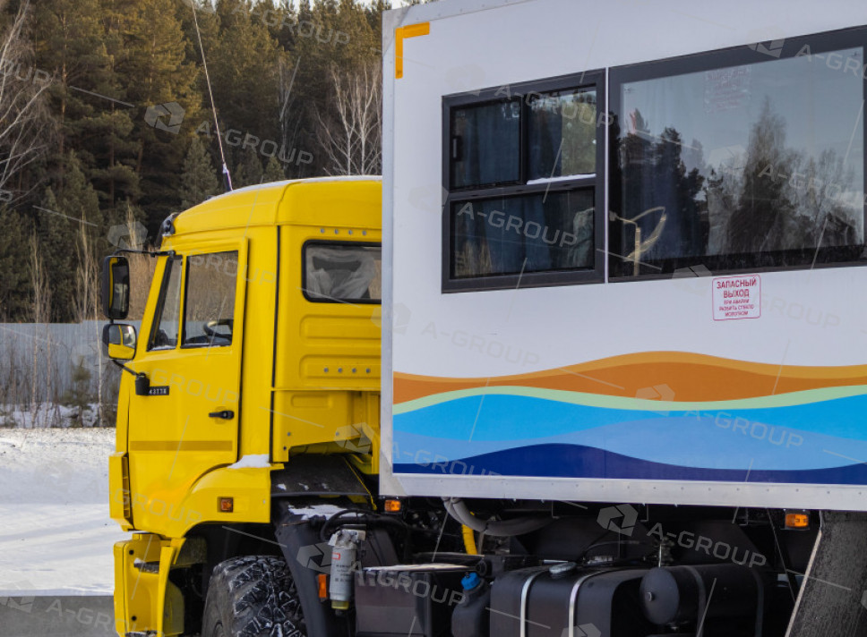 Вахтовый автобус (28+2 места) на шасси Камаз 43118-50
