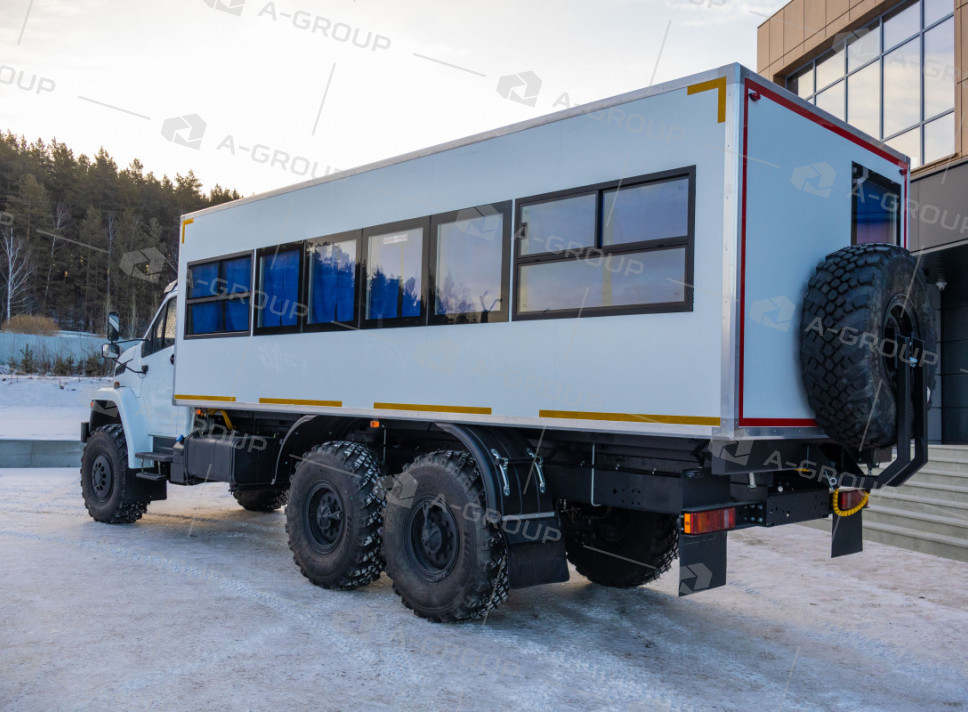 Вахтовый автобус (28+2 места) Урал 3255-5013-73