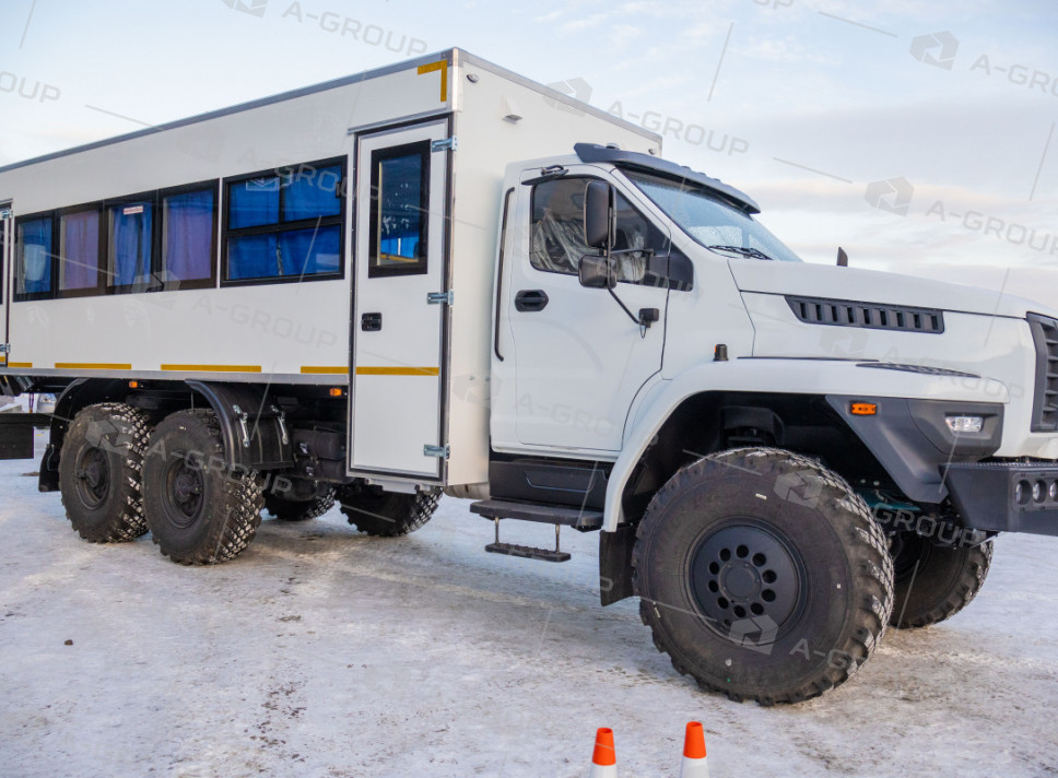 Вахтовый автобус (28+2 места) Урал 4320-72