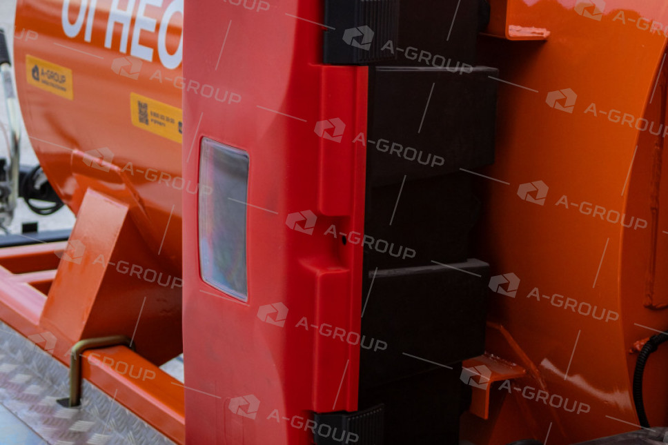 Прицеп-цистерна для перевозки и раздачи дизельного топлива (950 л)