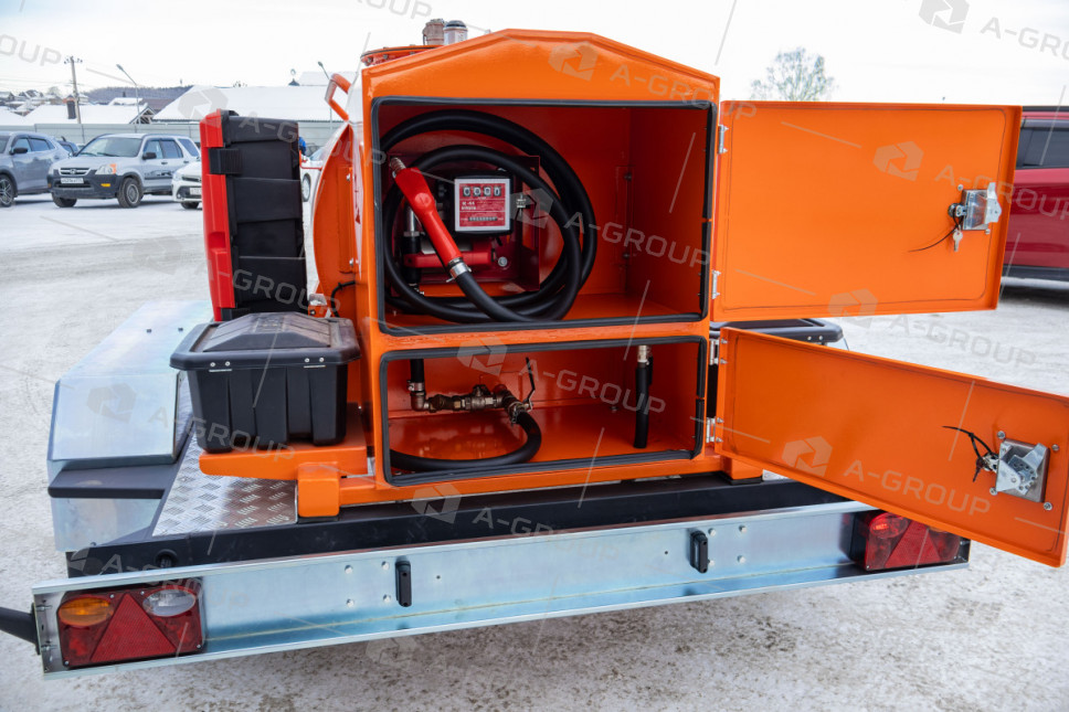 Прицеп-цистерна для перевозки и раздачи дизельного топлива (950 л)