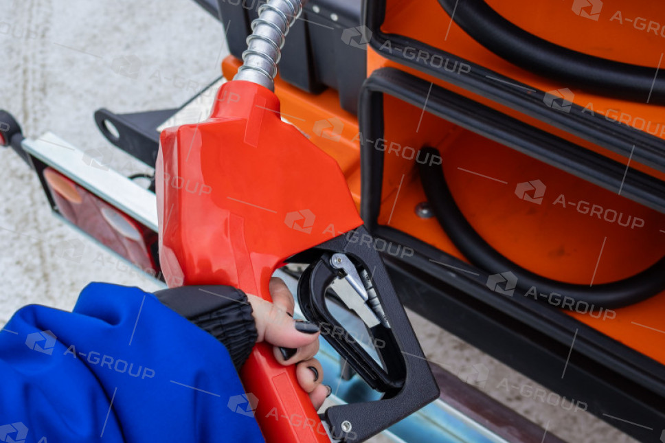 Прицеп-цистерна для перевозки и раздачи дизельного топлива (950 л)