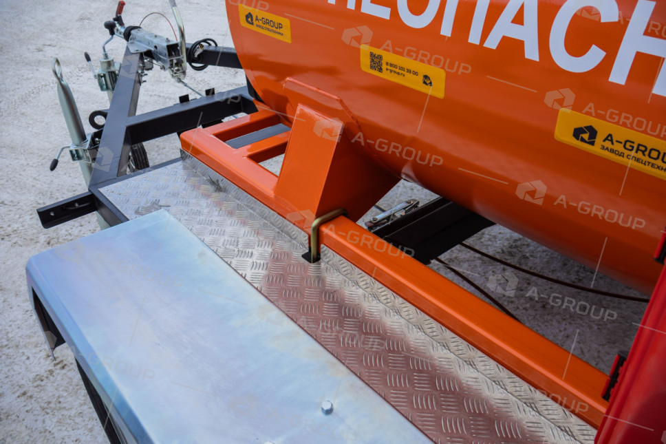 Прицеп-цистерна для перевозки и раздачи дизельного топлива (950 л)