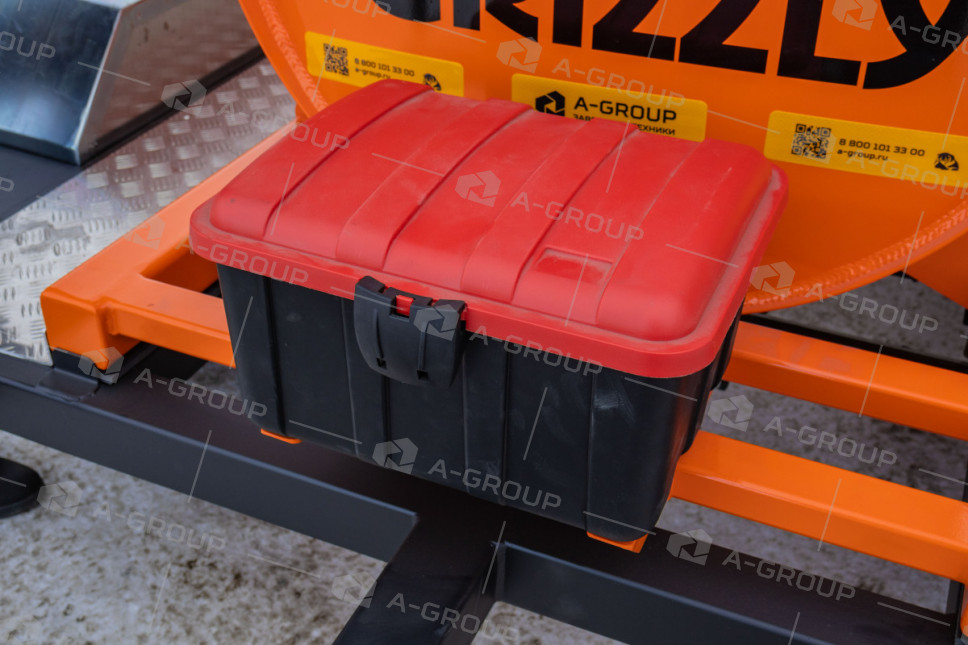 Прицеп-цистерна для перевозки и раздачи дизельного топлива (950 л)