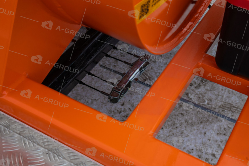 Прицеп-цистерна для перевозки и раздачи дизельного топлива (950 л)