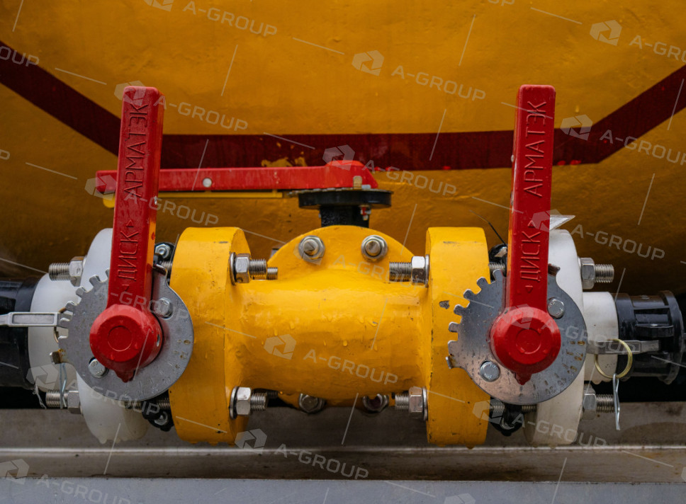 Полуприцеп-цистерна кислотовоз (ППЦК-20 со стеклопластиковой емкостью V=20 м3)