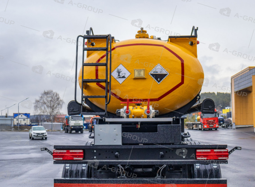 Полуприцеп-цистерна кислотовоз (ППЦК-20 со стеклопластиковой емкостью V=20 м3)