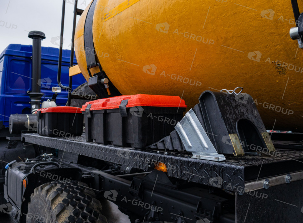 Полуприцеп-цистерна кислотовоз (ППЦК-20 со стеклопластиковой емкостью V=20 м3)