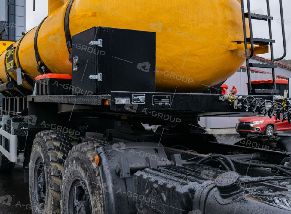 Полуприцеп-цистерна кислотовоз (ППЦК-20 со стеклопластиковой емкостью V=20 м3)