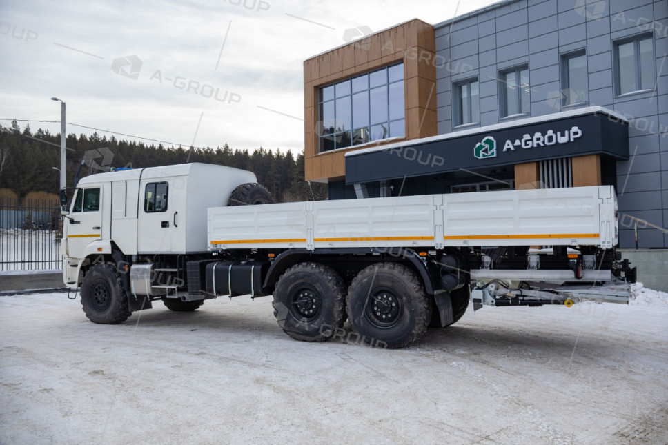 Бортовой автомобиль Камаз 43118 с двухрядной кабиной