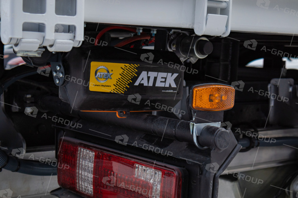 Бортовой автомобиль Камаз 43118 с двухрядной кабиной