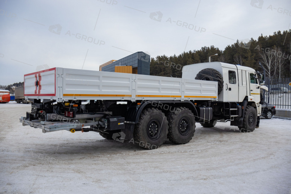 Бортовой автомобиль Камаз 43118 с двухрядной кабиной