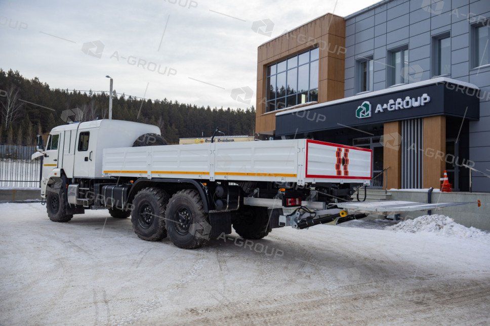 Бортовой автомобиль Камаз 43118 с двухрядной кабиной