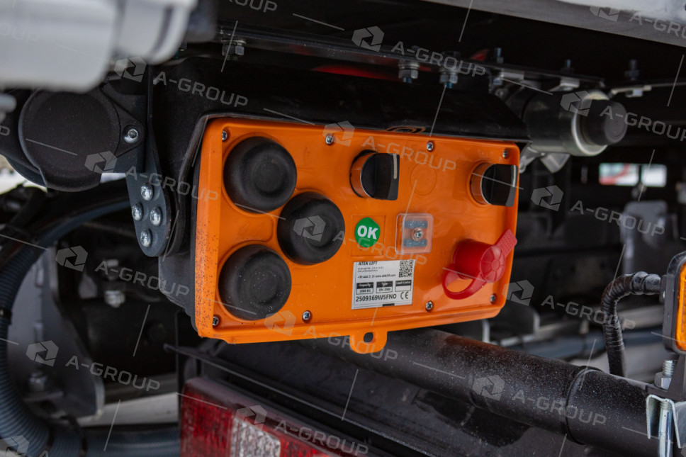 Бортовой автомобиль Камаз 43118 с двухрядной кабиной