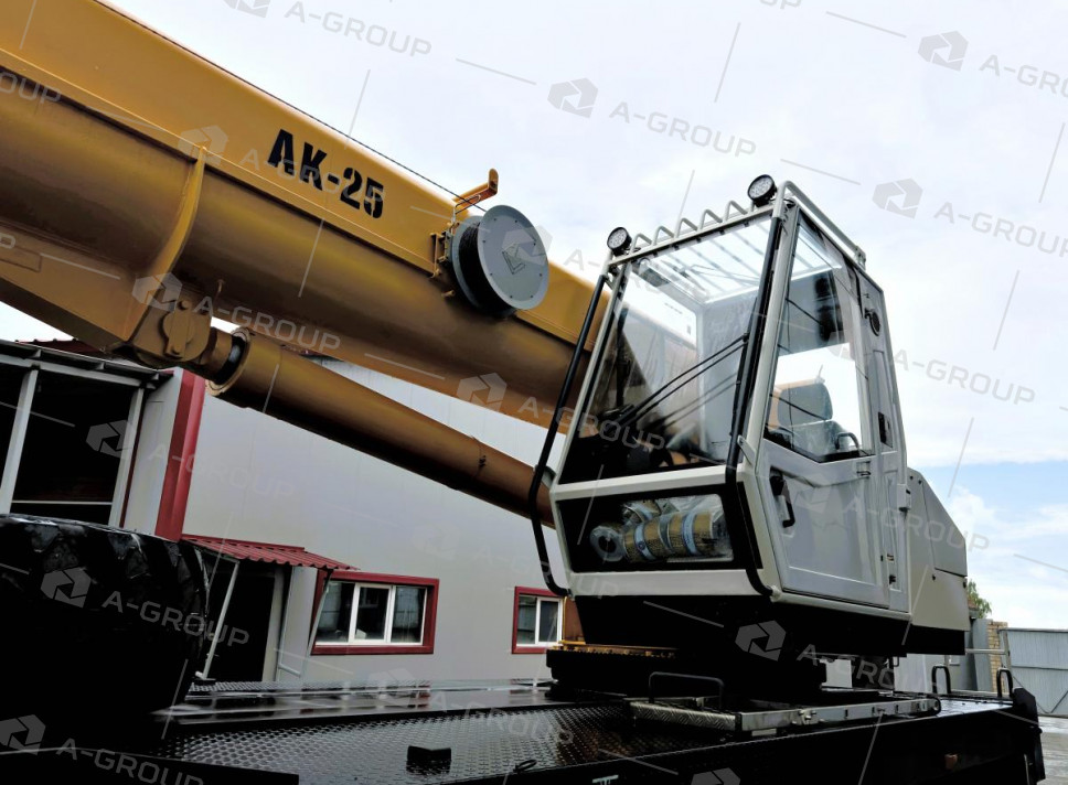 Автокран ИВАНОВЕЦ КС-45717-2Р на шасси УРАЛ 4320-72