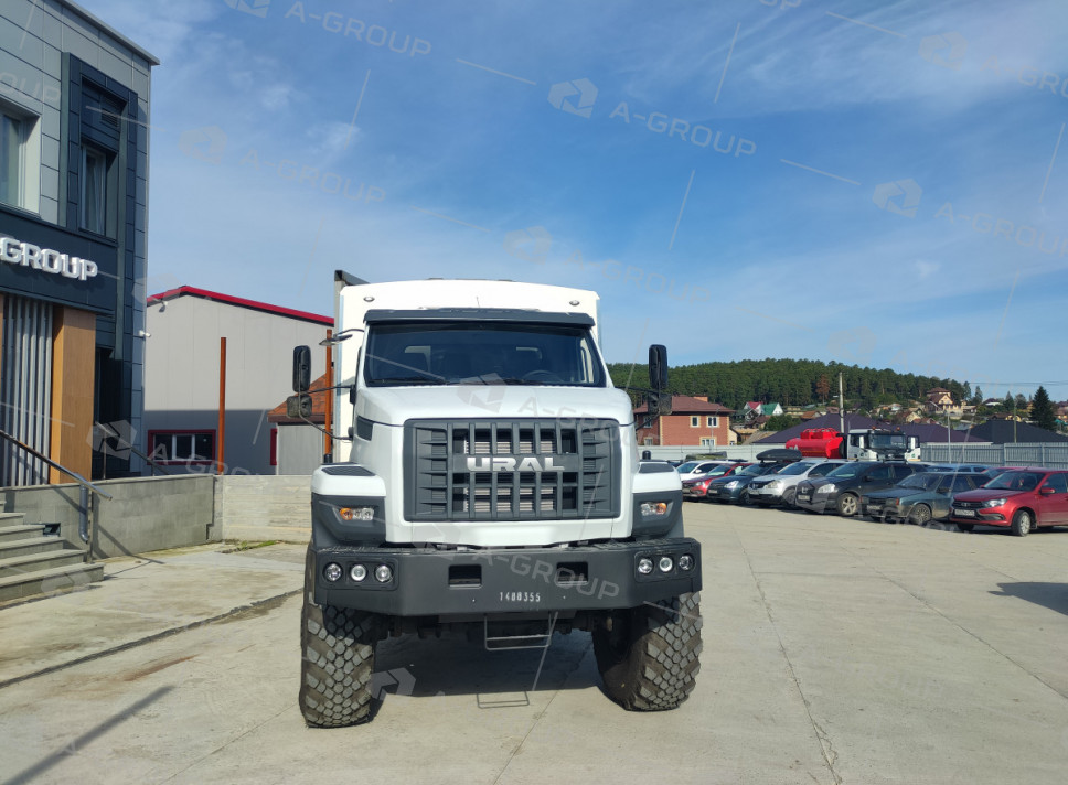 Вахтовый автобус (20+2 места) Урал 43206