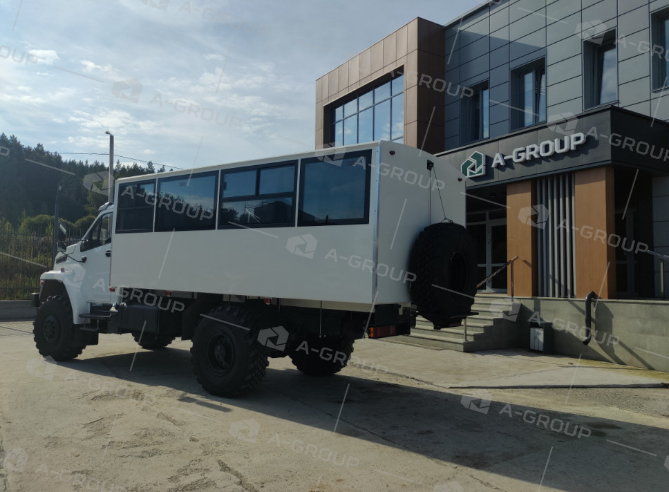Вахтовый автобус (20+2 места) Урал 43206