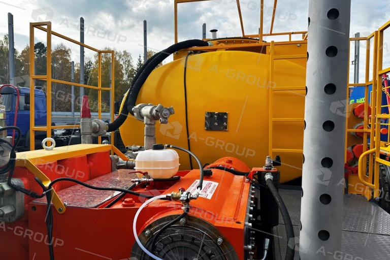 Агрегат для кислотной обработки скважин на шасси Урал 4320-80