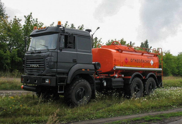 Автотопливозаправщик АТЗ-10 на шасси УРАЛ 5557-80