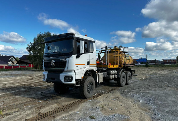 СИН-32 (стеклопластик) на шасси SHACMAN SX32586V385