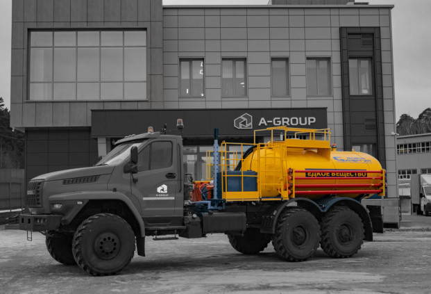 Навесное оборудование СИН-32 (металлическая емкость) для шасси УРАЛ/КАМАЗ