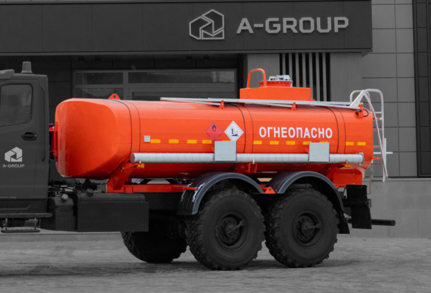 Навесное оборудование автотопливозаправщик АТЗ-10 (1 секция, заднее расположение УВТ) для шасси УРАЛ/КАМАЗ