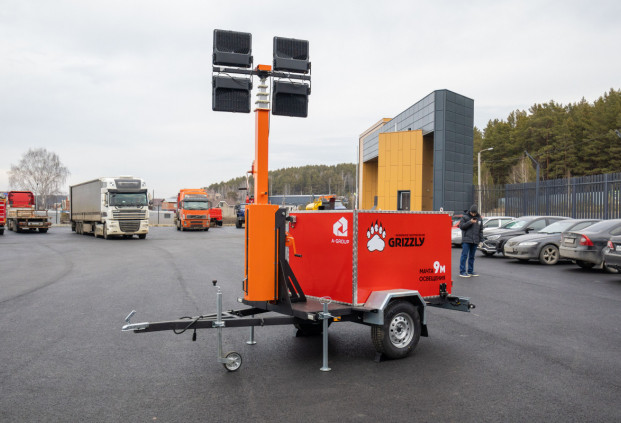 Мачта освещения на автомобильном прицепе