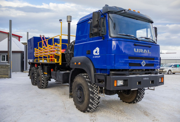 Цементировочный агрегат ЦА на шасси Урал 4320-80 (плунжерный насос)