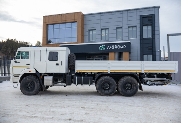 Бортовой автомобиль Камаз 43118 с двухрядной кабиной