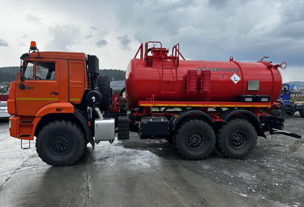 Автоцистерна вакуумная АКН-10 на шасси Камаз 43118-48