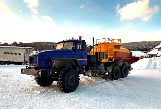 Агрегат для кислотной обработки скважин на шасси Урал 4320-60