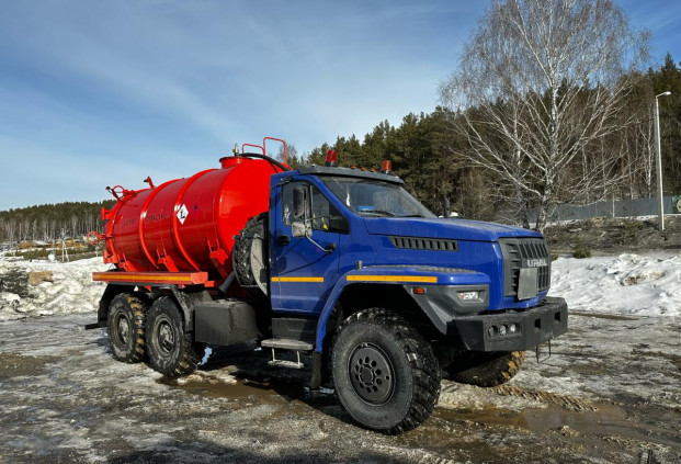 Автоцистерна вакуумная АКН-10 ОД на шасси Урал 55571-72