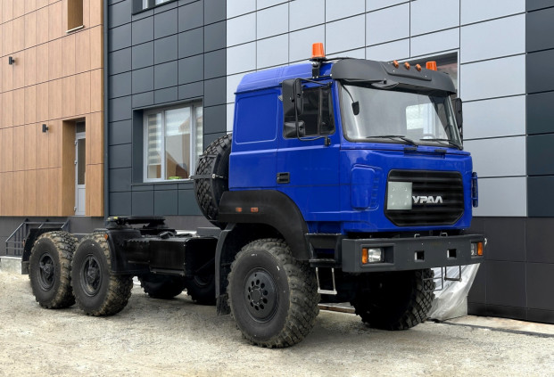 Седельный тягач Урал 44202-3511-82 (доработка под ДОПОГ)